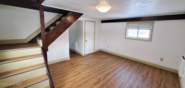 116 Clamsteam Rd-Unit -Apt 3 in Clifton Park, NY - Building Photo - Building Photo