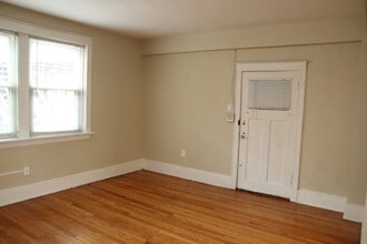 6248 Delmar Blvd, Unit 201 in St. Louis, MO - Building Photo - Building Photo