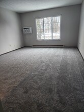 123 Sheraton Dr NW in North Canton, OH - Foto de edificio - Building Photo