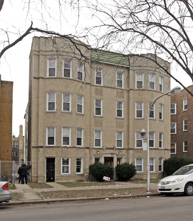 Green Briar Apartments in Chicago, IL - Building Photo - Building Photo