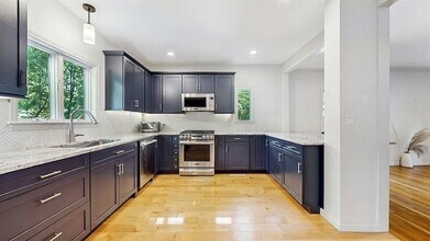 14 Chestnut St in Stoneham, MA - Foto de edificio - Building Photo