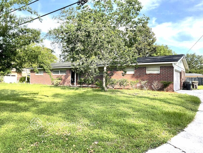 property at 4633 Waverly Ln