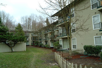 Des Moines Hills Apartments in Des Moines, WA - Building Photo - Building Photo