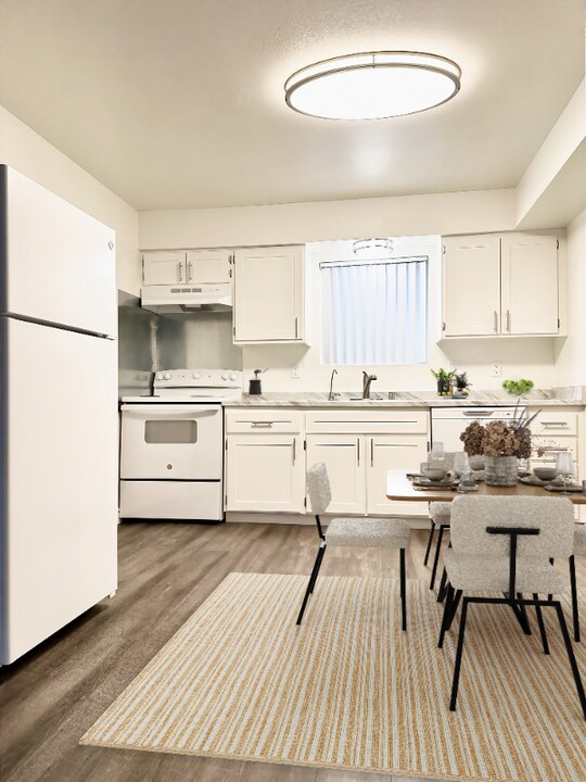 305 W San Marcos Blvd in San Marcos, CA - Building Photo