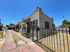 Hoover Apartments in Los Angeles, CA - Building Photo - Building Photo