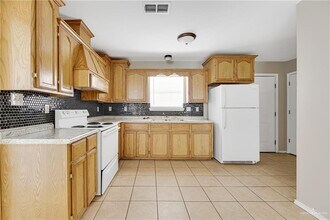 601 Agate St in Edinburg, TX - Building Photo - Building Photo