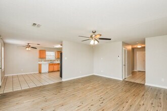 6601 Meadow Way Ln in Fort Worth, TX - Building Photo - Building Photo