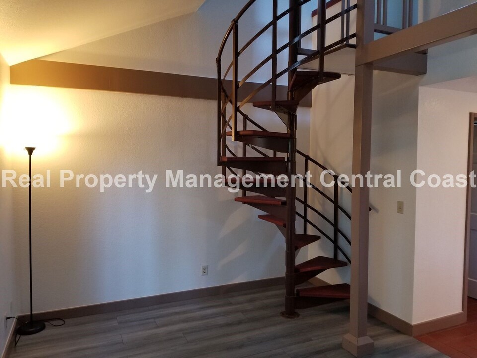 469 Sandercock St in San Luis Obispo, CA - Building Photo