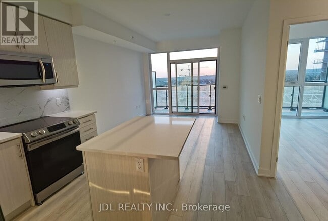 75 Oneida Crescent in Richmond Hill, ON - Building Photo - Building Photo