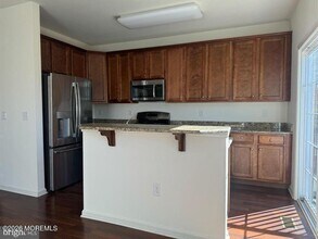 109 Creekside Wy in Burlington, NJ - Building Photo - Building Photo