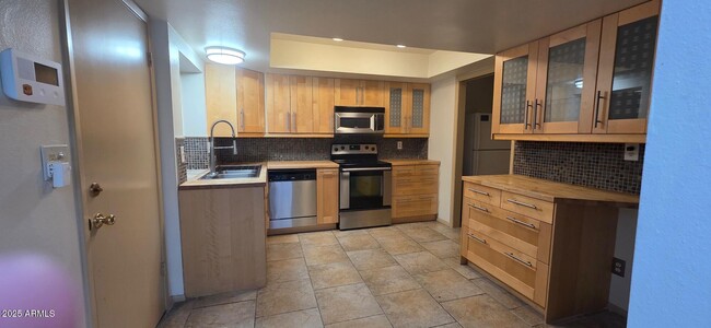 7744 E Camelback Rd in Scottsdale, AZ - Building Photo - Building Photo