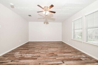 216 Cedar Crest Dr in Justin, TX - Foto de edificio - Building Photo