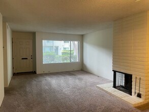 248 Hartnell Pl in Sacramento, CA - Building Photo - Building Photo