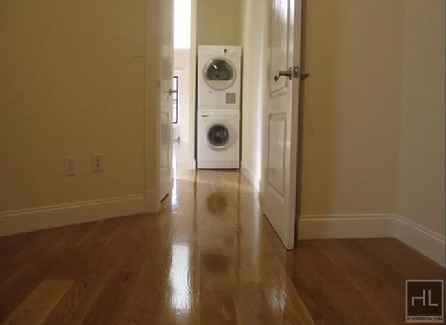 GORGEOUS MIDTOWN WEST 2 BEDROOM - WON'T LA