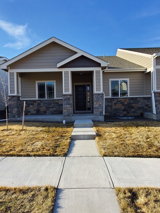 3715 Sunrise Hills Dr in Cheyenne, WY - Building Photo