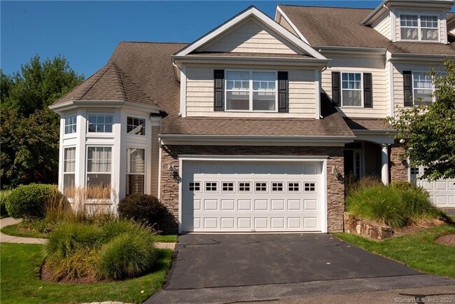 property at 8 Dogwood Ct