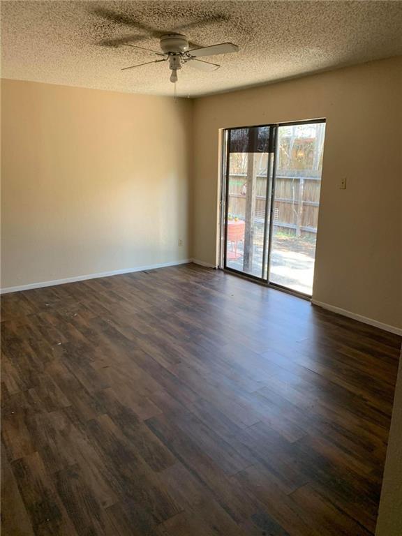 1101 Bois D'Arc St-Unit -B in Lockhart, TX - Building Photo - Building Photo