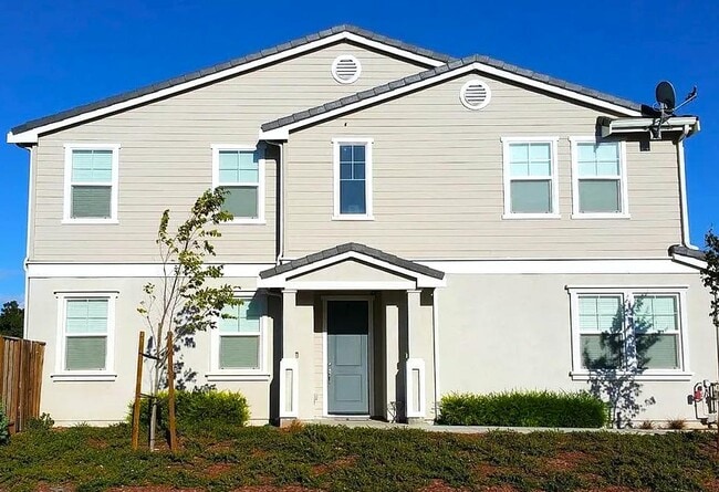 17060 Mimosa Dr in Morgan Hill, CA - Building Photo - Building Photo
