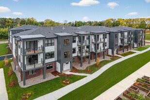 Amira Minnetonka & Amira Villas Minnetonka in Minnetonka, MN - Building Photo