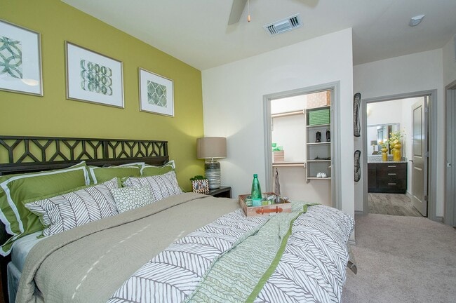 13201 Legendary Dr, Unit 11208 in Austin, TX - Foto de edificio - Building Photo