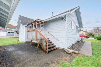 3314 Sherman Ave in North Bend, OR - Foto de edificio - Building Photo