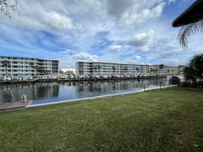 131 Shore Ct in North Palm Beach, FL - Building Photo - Building Photo