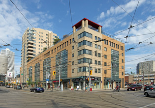 80-106 Dundas St E in Toronto, ON - Building Photo - Building Photo