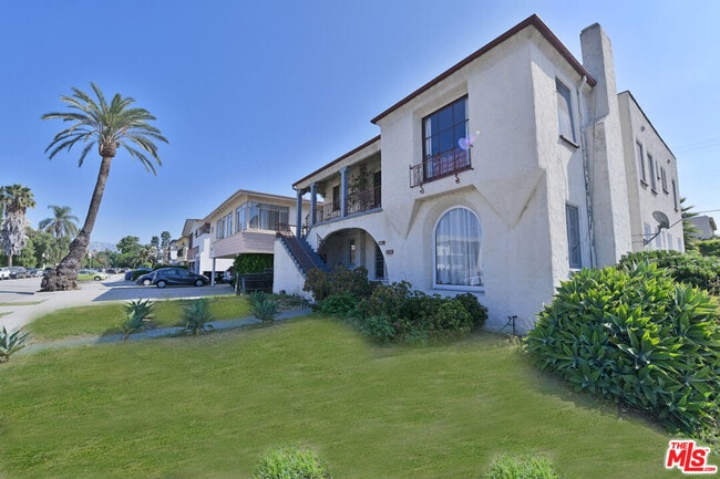 property at 1068 S Wooster St