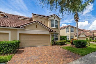 8332 Vía Verona in Orlando, FL - Building Photo - Building Photo