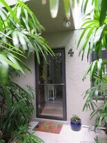 800 NW Fork Rd in Stuart, FL - Building Photo