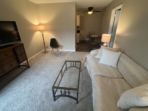 2601 Hillsboro Pike, Unit Villager in Nashville, TN - Building Photo - Building Photo