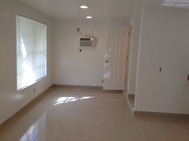 property at 321 Kenilworth Blvd