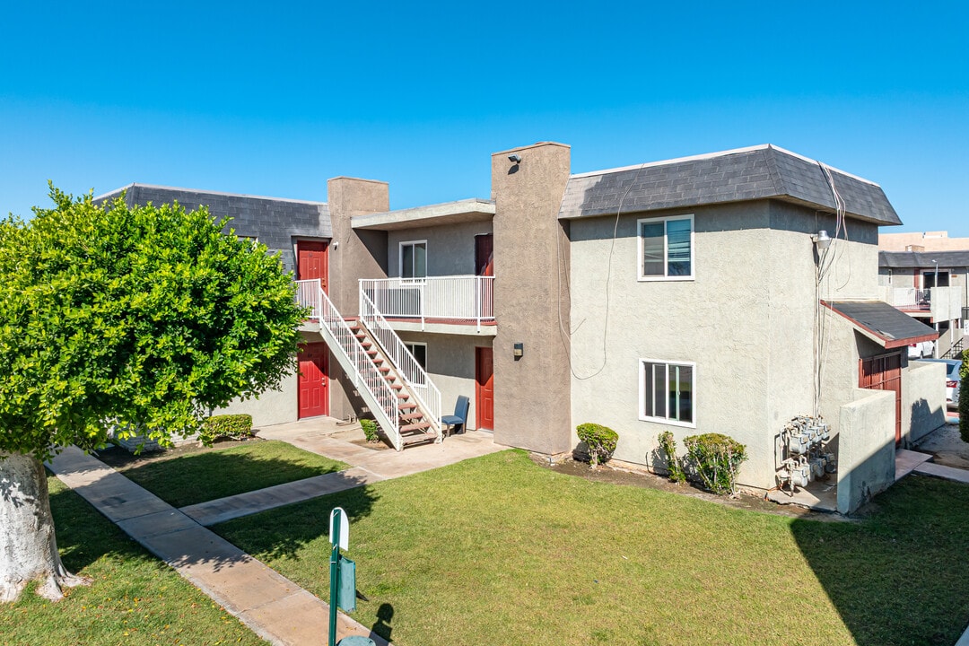 Vintage Palms in Indio, CA - Building Photo
