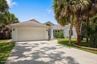 2195 Ladner Rd NE in Palm Bay, FL - Building Photo