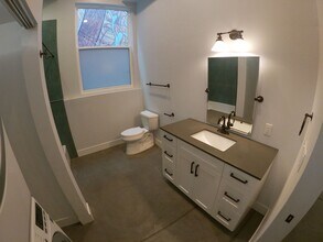 5608 Martin Luther King Jr Way in Oakland, CA - Building Photo - Building Photo