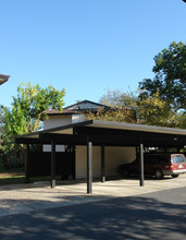 1960 Desert Cir in Walnut Creek, CA - Building Photo - Building Photo