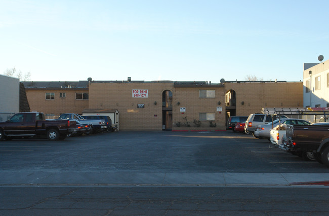 Yori Apartments in Reno, NV - Building Photo - Building Photo