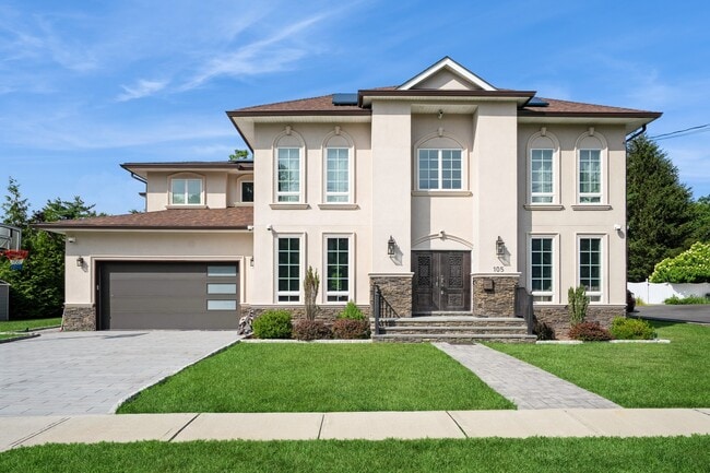 property at 105 Westervelt Pl