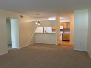 2736 S Knightsbridge Cir in Ann Arbor, MI - Building Photo - Building Photo