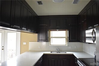 2420 N Mojave St in Edinburg, TX - Building Photo - Building Photo