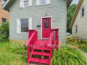 529 Gage St in Akron, OH - Foto de edificio - Building Photo