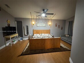 1975 NW 191st Ave in Pembroke Pines, FL - Building Photo - Building Photo