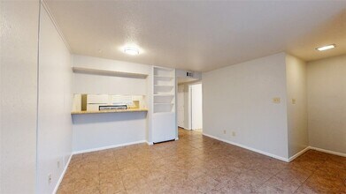 1326 Airline Dr in College Station, TX - Foto de edificio - Building Photo