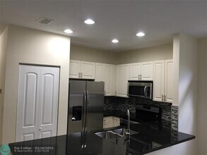 3118 Coral Ridge Dr in Coral Springs, FL - Building Photo - Building Photo