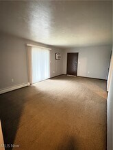 271 Folsom St NW in Warren, OH - Building Photo - Building Photo