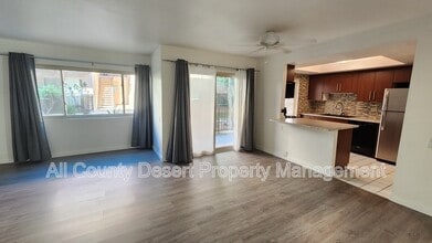 400 N Sunrise Way in Palm Springs, CA - Foto de edificio - Building Photo