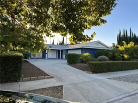 7827 Maynard Ave in Los Angeles, CA - Building Photo