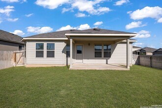7043 Diamond Vly in San Antonio, TX - Building Photo - Building Photo