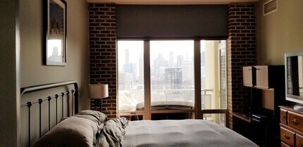720 N Larrabee St, Unit 1602 in Chicago, IL - Building Photo - Building Photo
