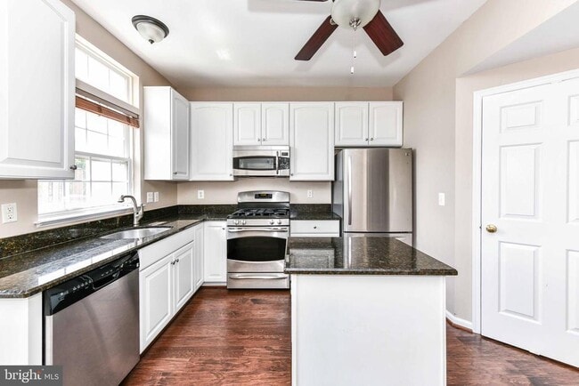 property at 20947 Colecroft Square